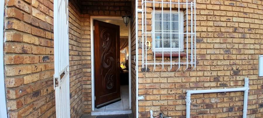 2 Bedroom Property for Sale in Benoni Central Gauteng