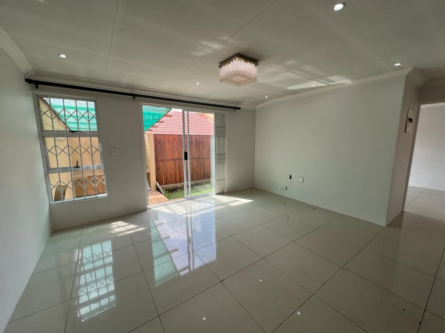 2 Bedroom Property for Sale in Sunninghill Gauteng