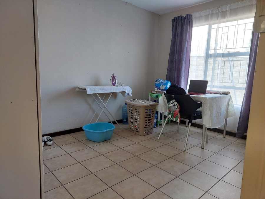 To Let 2 Bedroom Property for Rent in Riversdale Gauteng