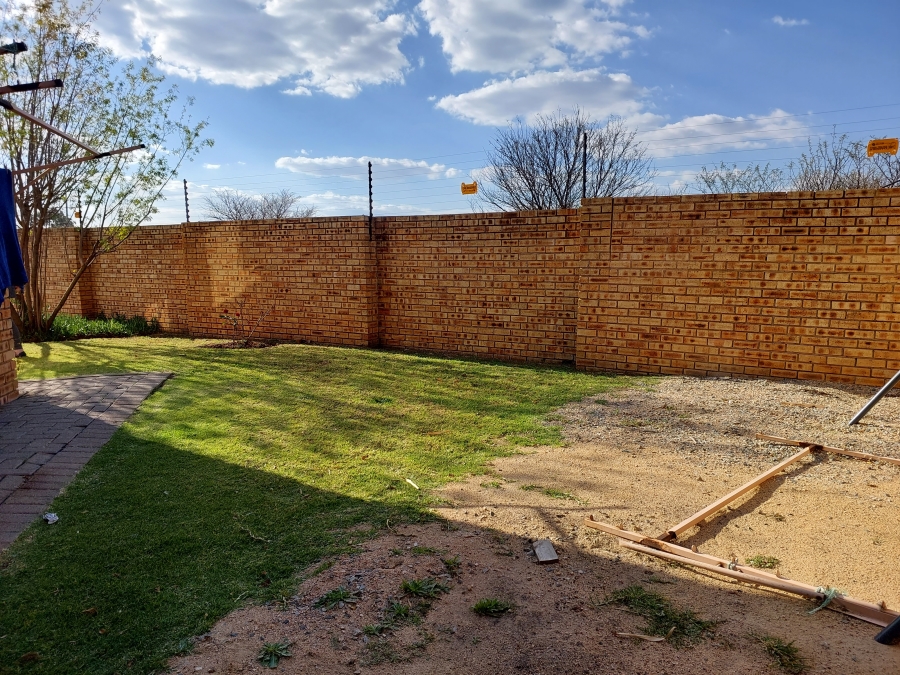 To Let 2 Bedroom Property for Rent in Riversdale Gauteng