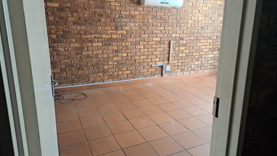 To Let commercial Property for Rent in Morehill Gauteng