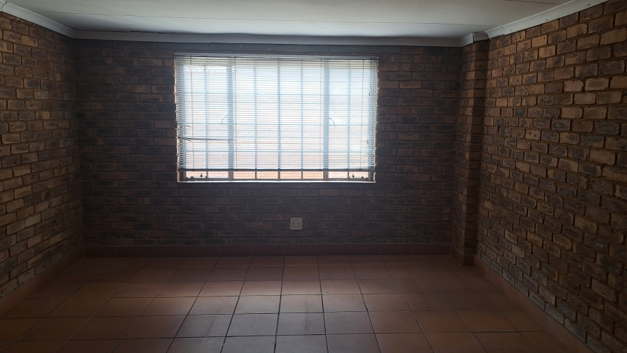 To Let commercial Property for Rent in Morehill Gauteng