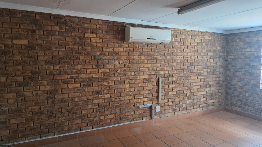 To Let commercial Property for Rent in Morehill Gauteng