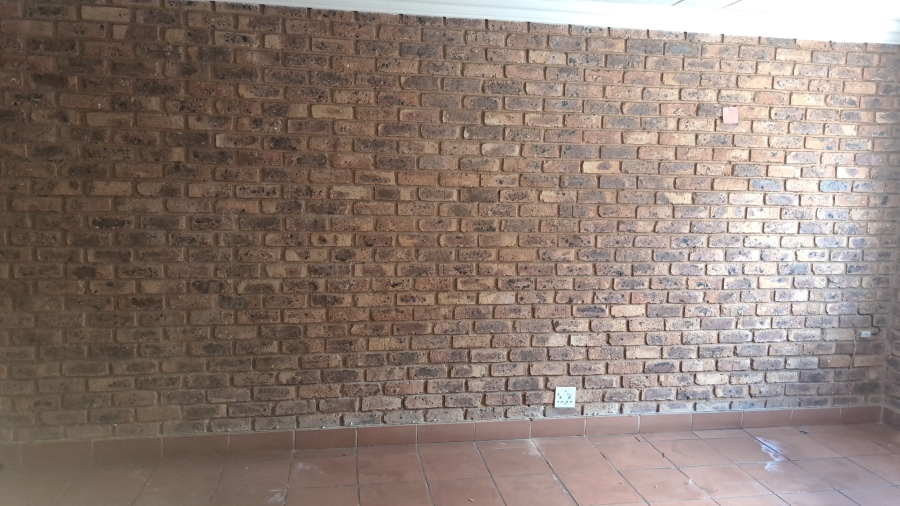 To Let commercial Property for Rent in Morehill Gauteng