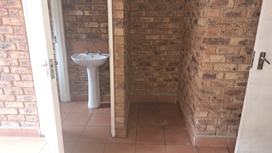 To Let commercial Property for Rent in Morehill Gauteng