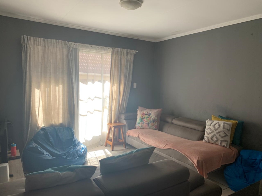 2 Bedroom Property for Sale in Kosmosdal Gauteng