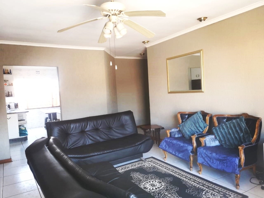 5 Bedroom Property for Sale in Mackenzie Park Gauteng