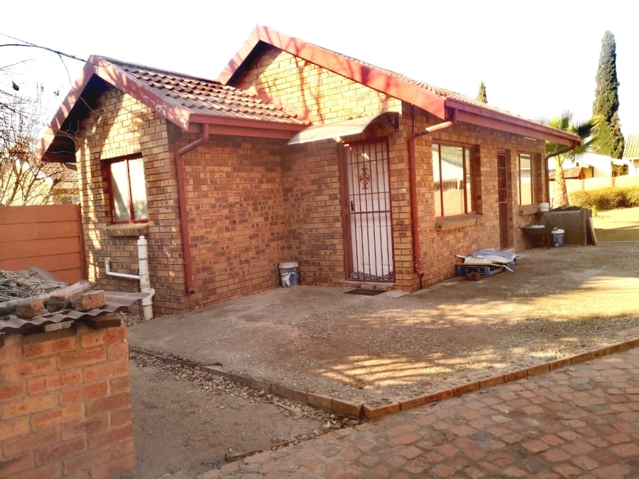 5 Bedroom Property for Sale in Mackenzie Park Gauteng