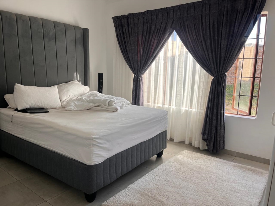 2 Bedroom Property for Sale in Halfway House Gauteng