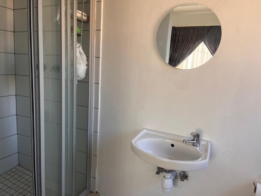 2 Bedroom Property for Sale in Halfway House Gauteng