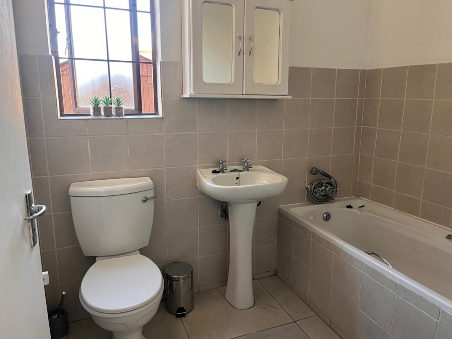 2 Bedroom Property for Sale in Halfway House Gauteng