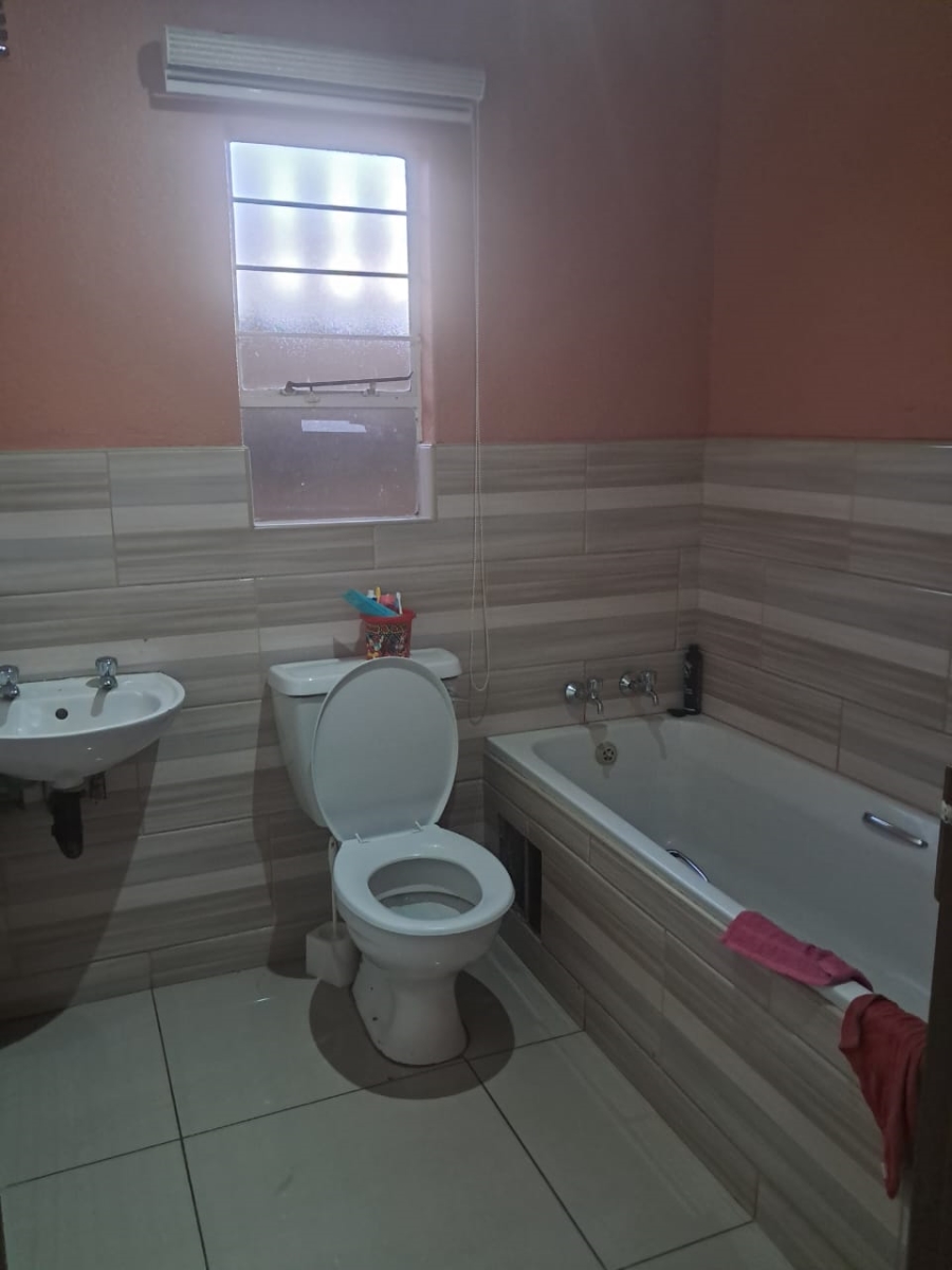 6 Bedroom Property for Sale in Salfin Gauteng