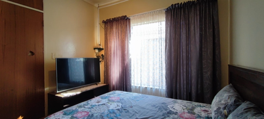 5 Bedroom Property for Sale in Rooihuiskraal Gauteng