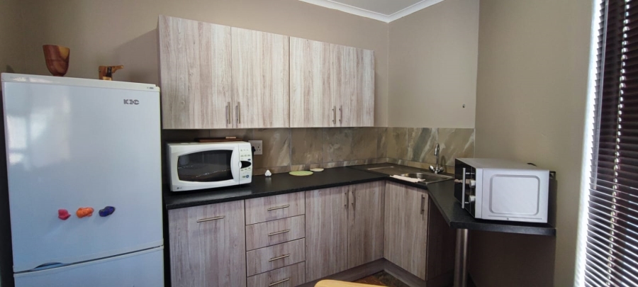 5 Bedroom Property for Sale in Rooihuiskraal Gauteng