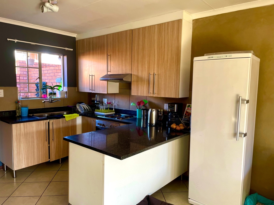 To Let 3 Bedroom Property for Rent in Monavoni Gauteng