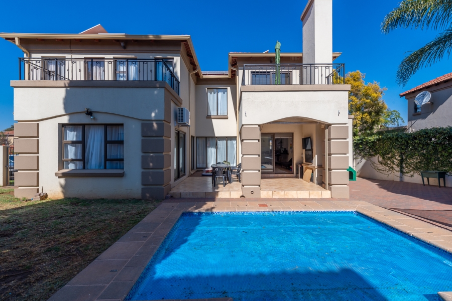 4 Bedroom Property for Sale in Mulbarton Gauteng