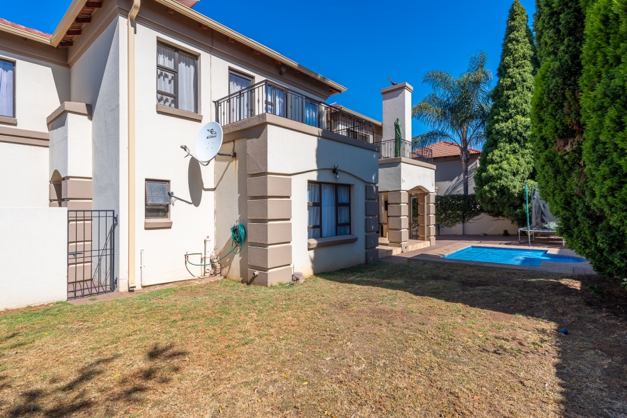 4 Bedroom Property for Sale in Mulbarton Gauteng