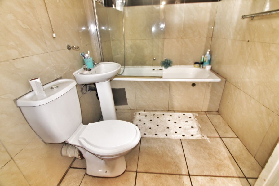 2 Bedroom Property for Sale in Klipfontein Gauteng