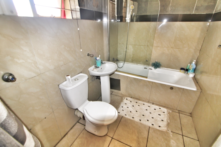 2 Bedroom Property for Sale in Klipfontein Gauteng