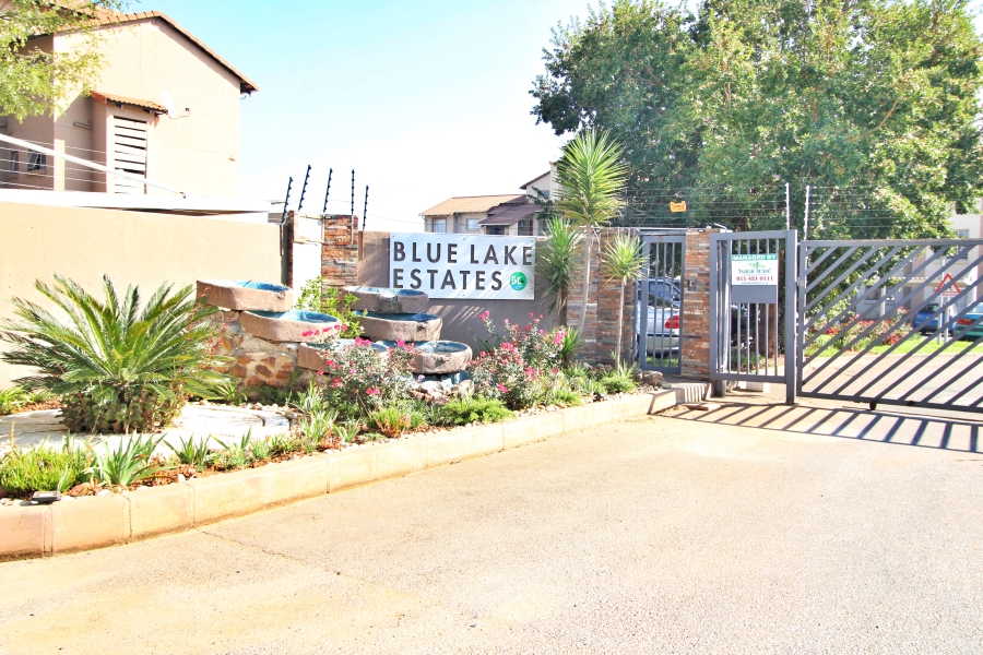 2 Bedroom Property for Sale in Klipfontein Gauteng