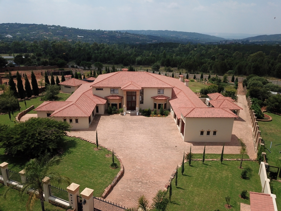 6 Bedroom Property for Sale in Mooikloof Heights Gauteng