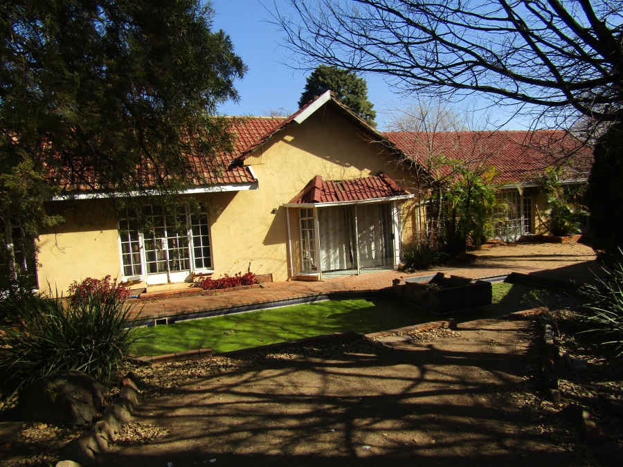 4 Bedroom Property for Sale in Lombardy East Gauteng