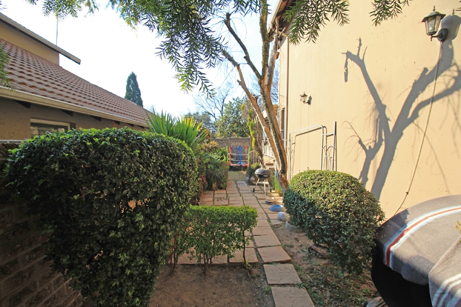 3 Bedroom Property for Sale in Buccleuch Gauteng