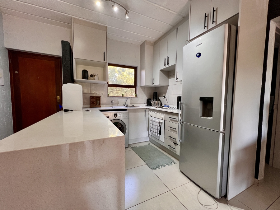 1 Bedroom Property for Sale in Magaliessig Gauteng