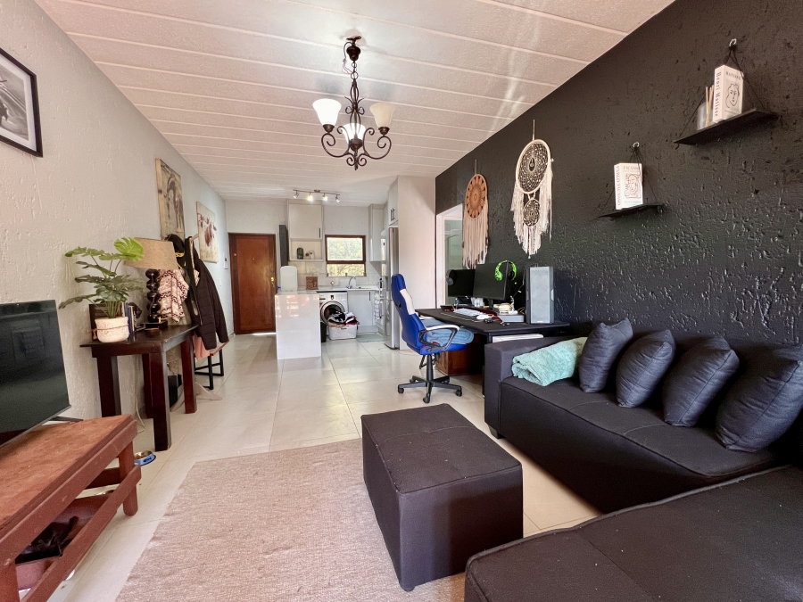 1 Bedroom Property for Sale in Magaliessig Gauteng