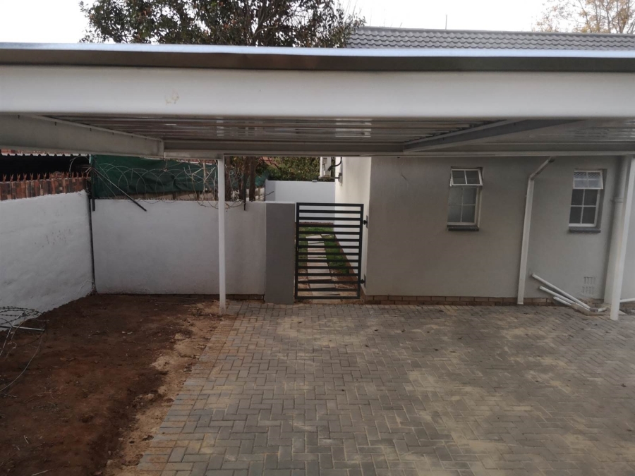 To Let 1 Bedroom Property for Rent in Woodmead Gauteng