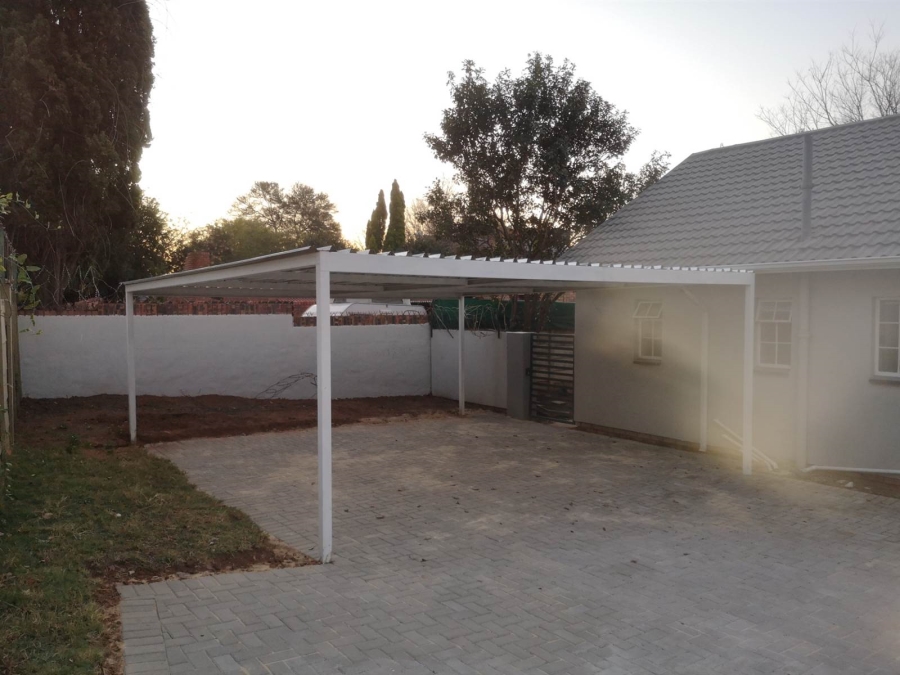 To Let 1 Bedroom Property for Rent in Woodmead Gauteng