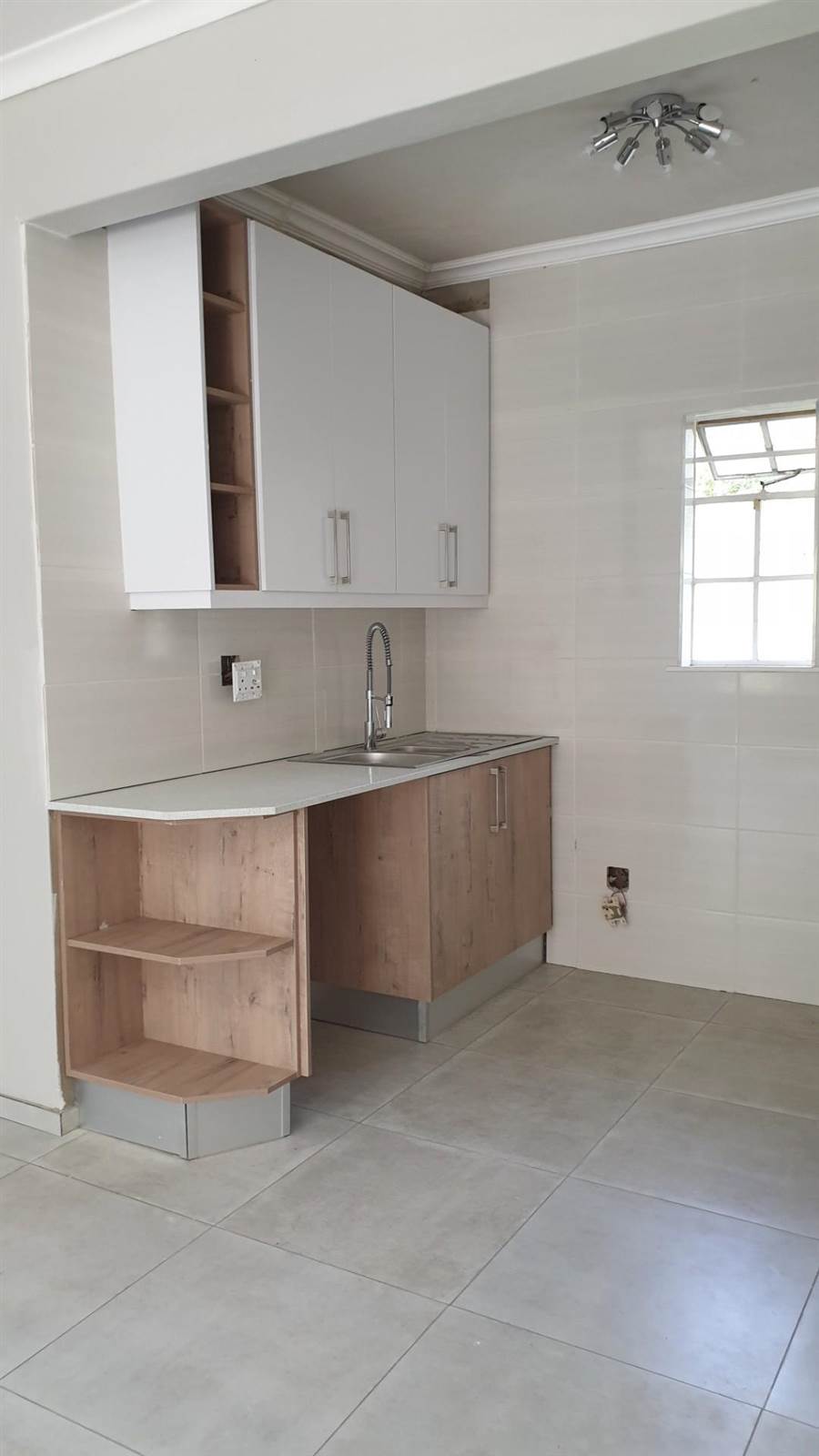 To Let 1 Bedroom Property for Rent in Woodmead Gauteng