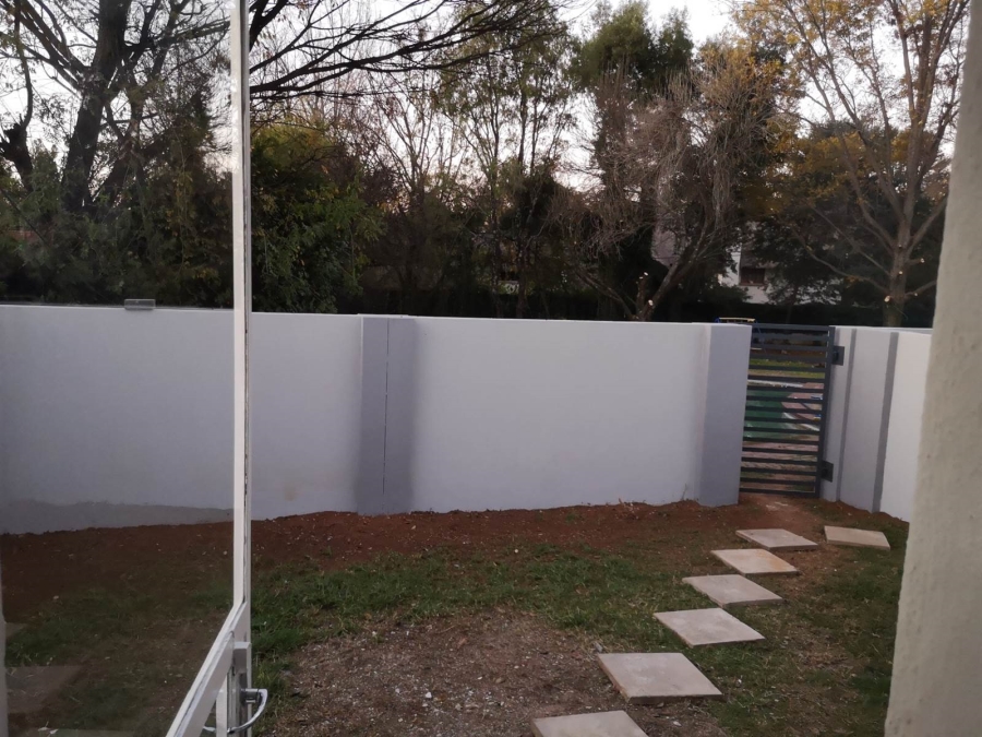 To Let 1 Bedroom Property for Rent in Woodmead Gauteng