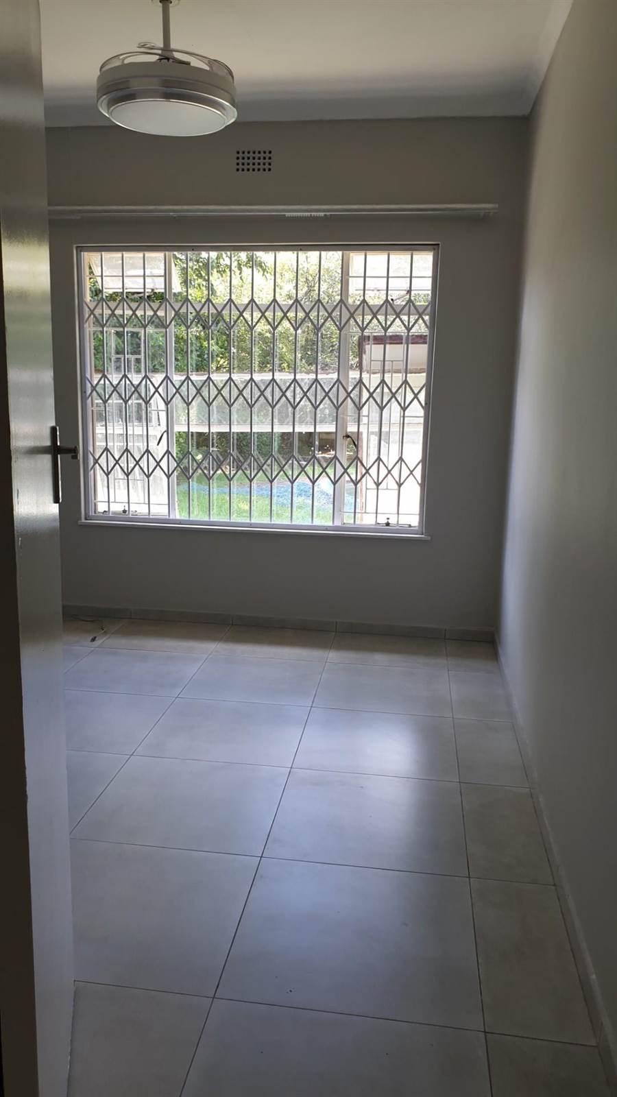 To Let 1 Bedroom Property for Rent in Woodmead Gauteng