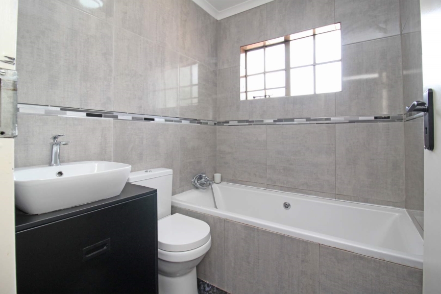 2 Bedroom Property for Sale in Kelvin Gauteng