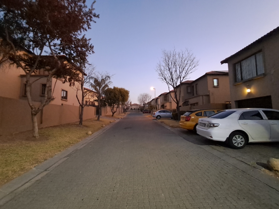 To Let 2 Bedroom Property for Rent in Kyalami Hills Gauteng