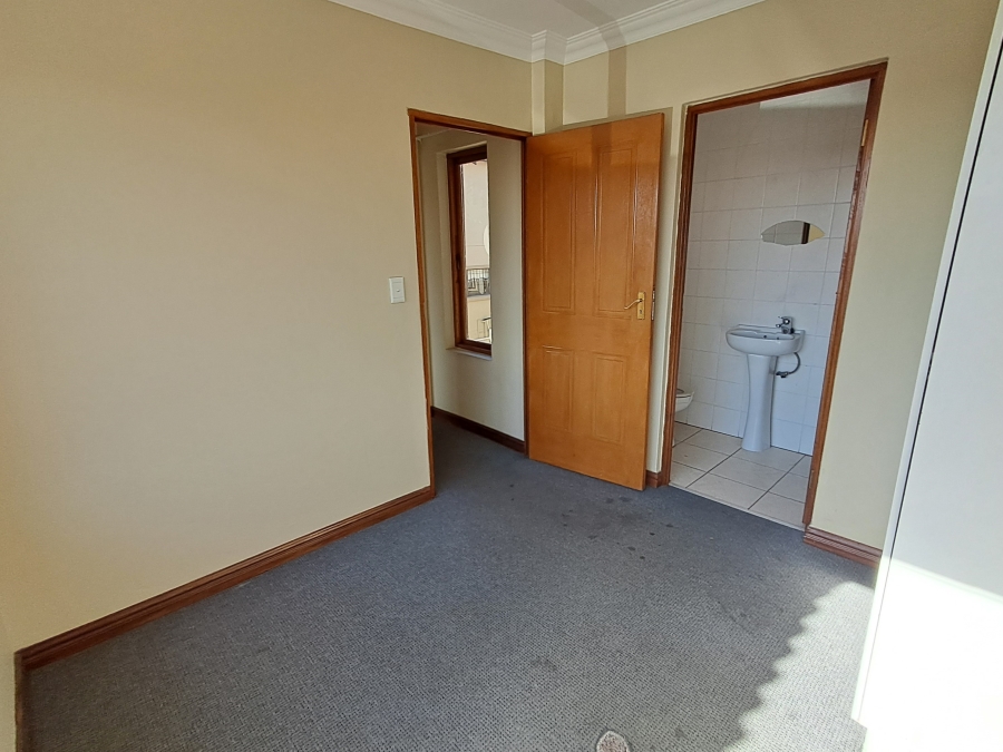 To Let 2 Bedroom Property for Rent in Kyalami Hills Gauteng