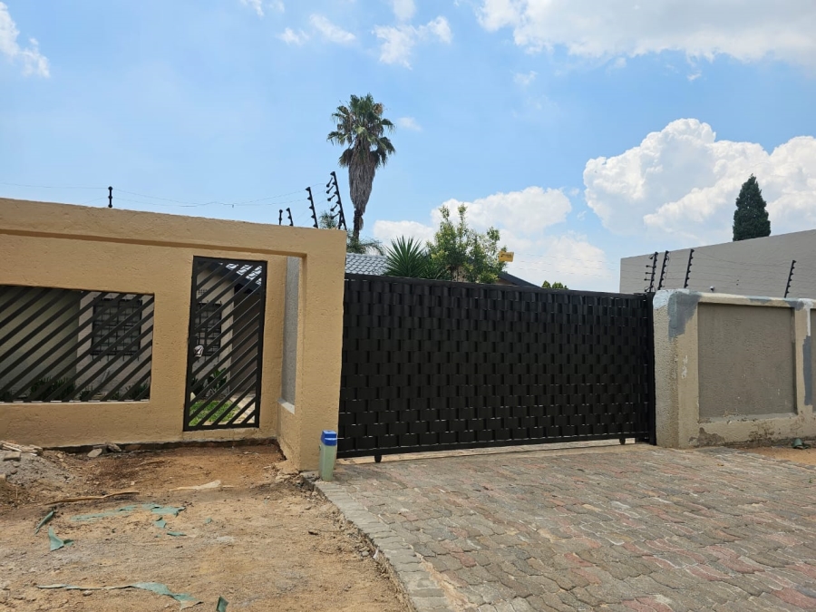 3 Bedroom Property for Sale in Glen Marais Gauteng