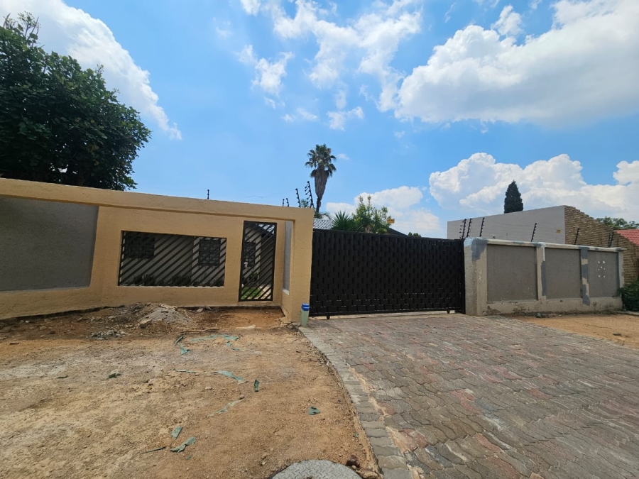 3 Bedroom Property for Sale in Glen Marais Gauteng