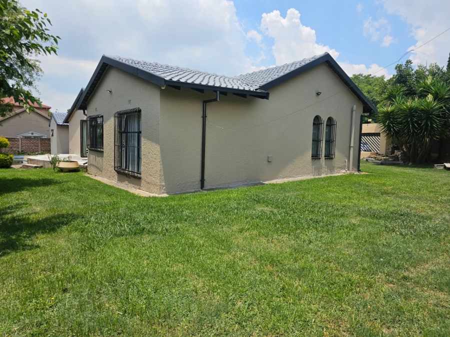 3 Bedroom Property for Sale in Glen Marais Gauteng