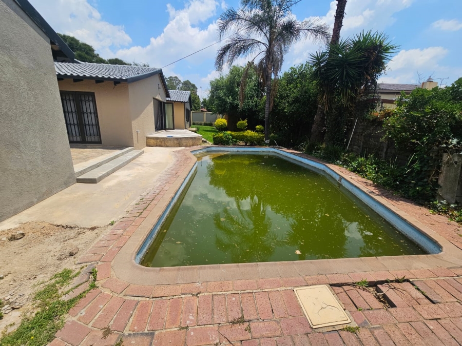 3 Bedroom Property for Sale in Glen Marais Gauteng