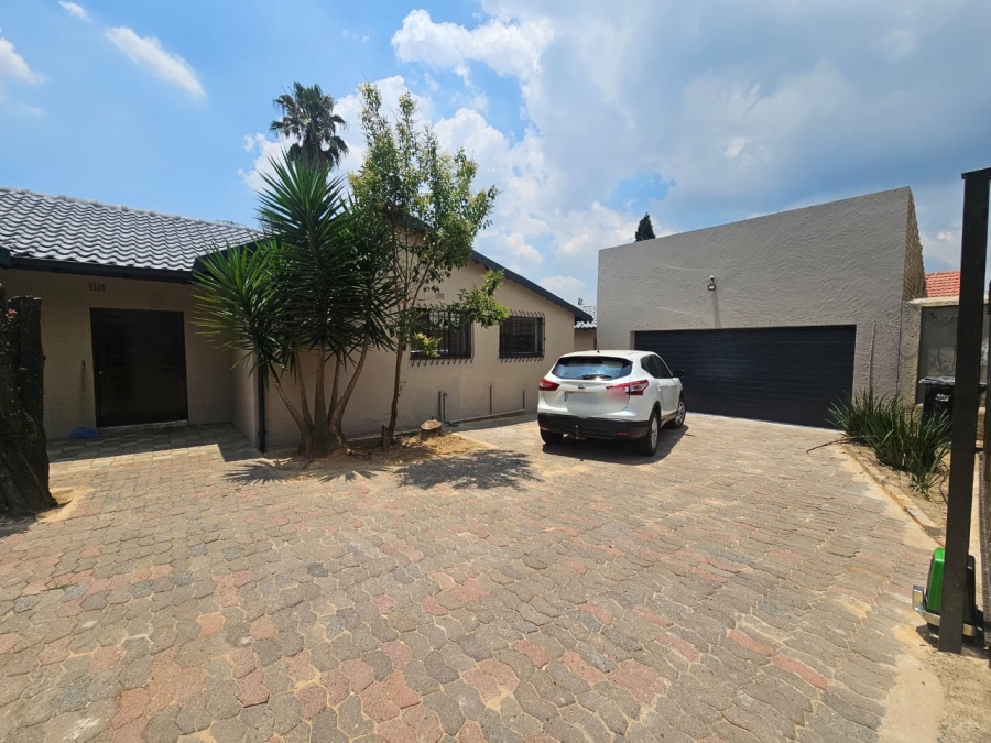 3 Bedroom Property for Sale in Glen Marais Gauteng