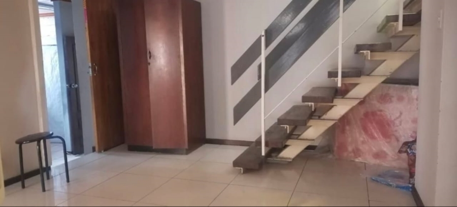 8 Bedroom Property for Sale in Hatfield Gauteng