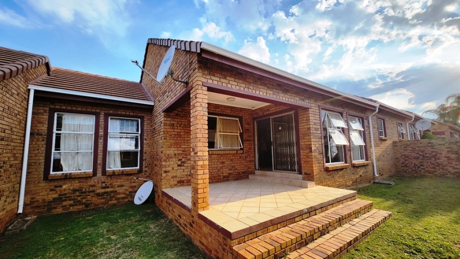 3 Bedroom Property for Sale in Amberfield Gauteng