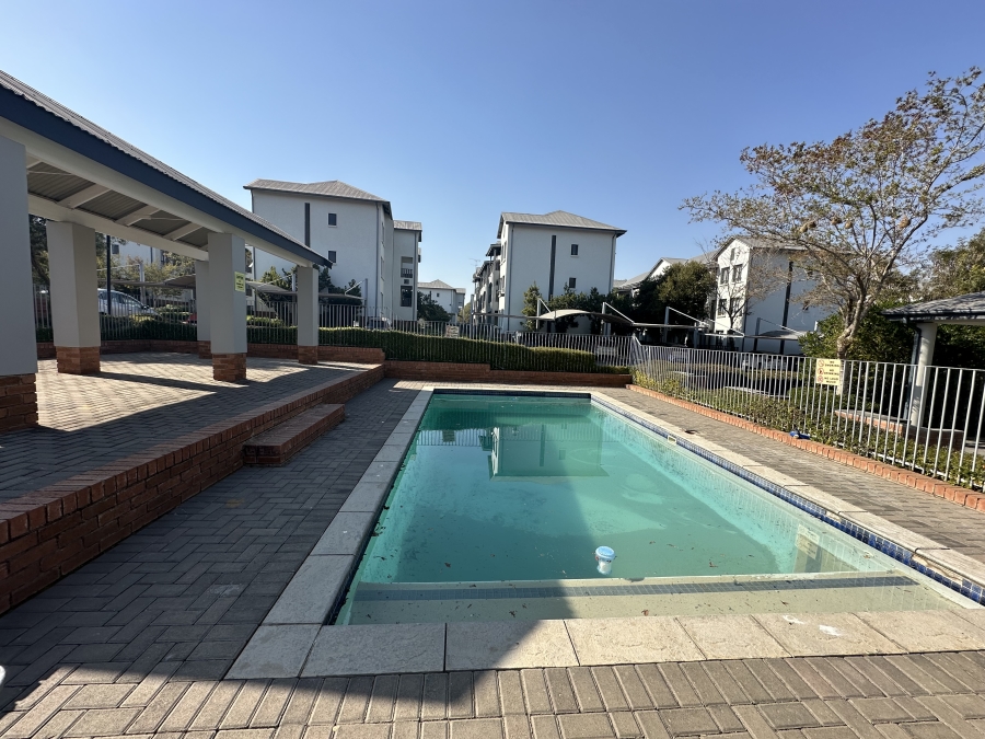 To Let 2 Bedroom Property for Rent in Broadacres Gauteng