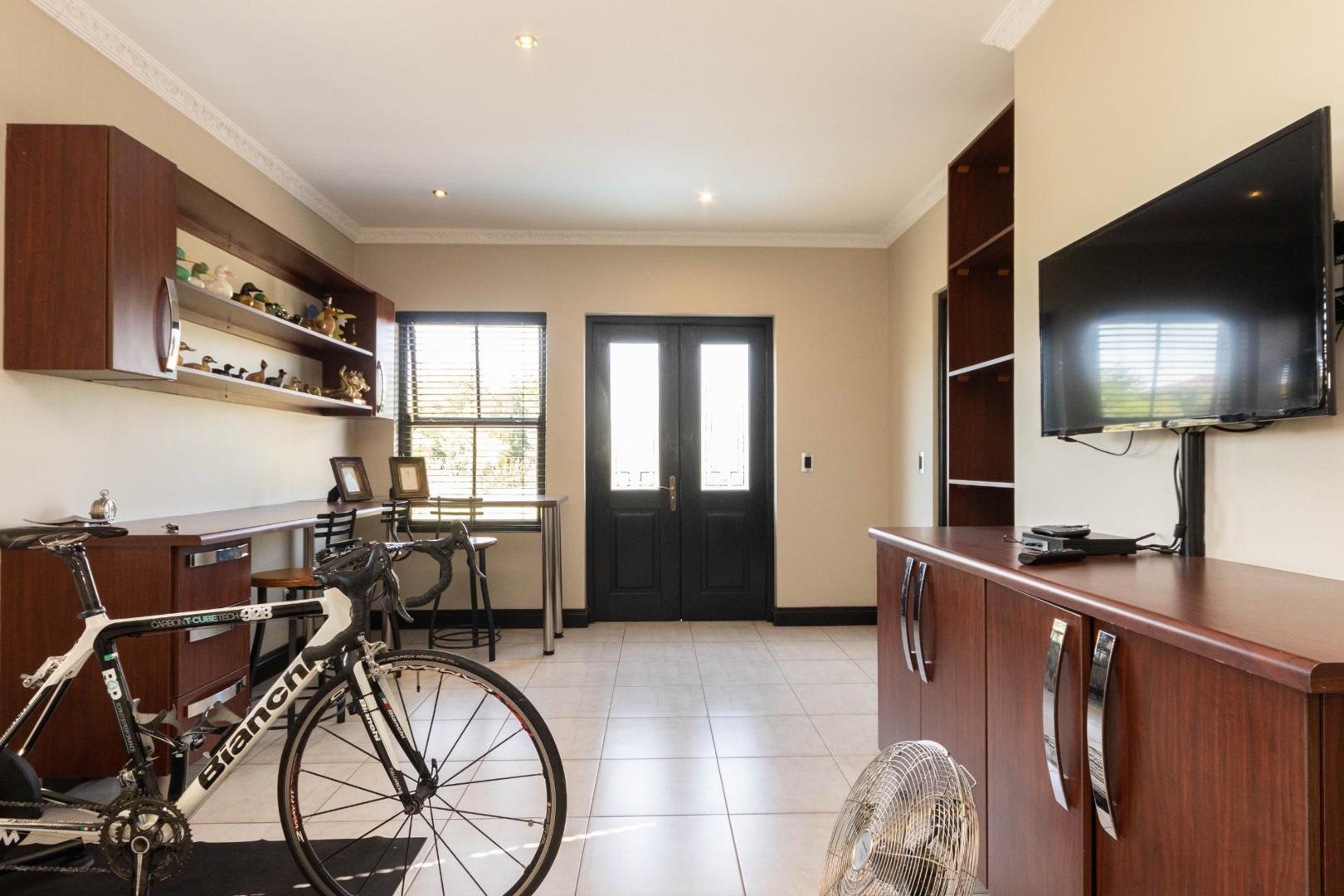 6 Bedroom Property for Sale in Saddlebrook Estate Gauteng