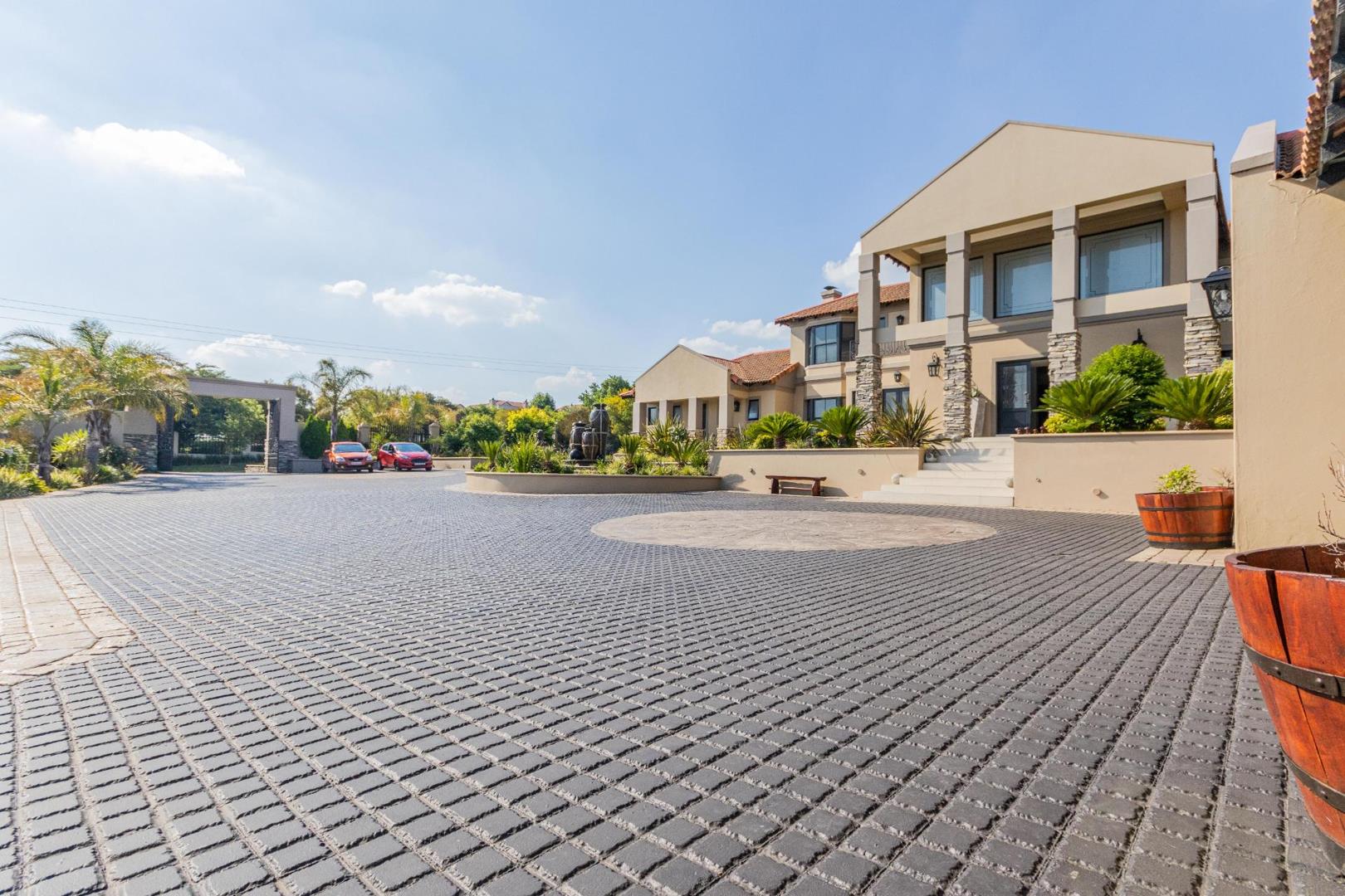 6 Bedroom Property for Sale in Saddlebrook Estate Gauteng