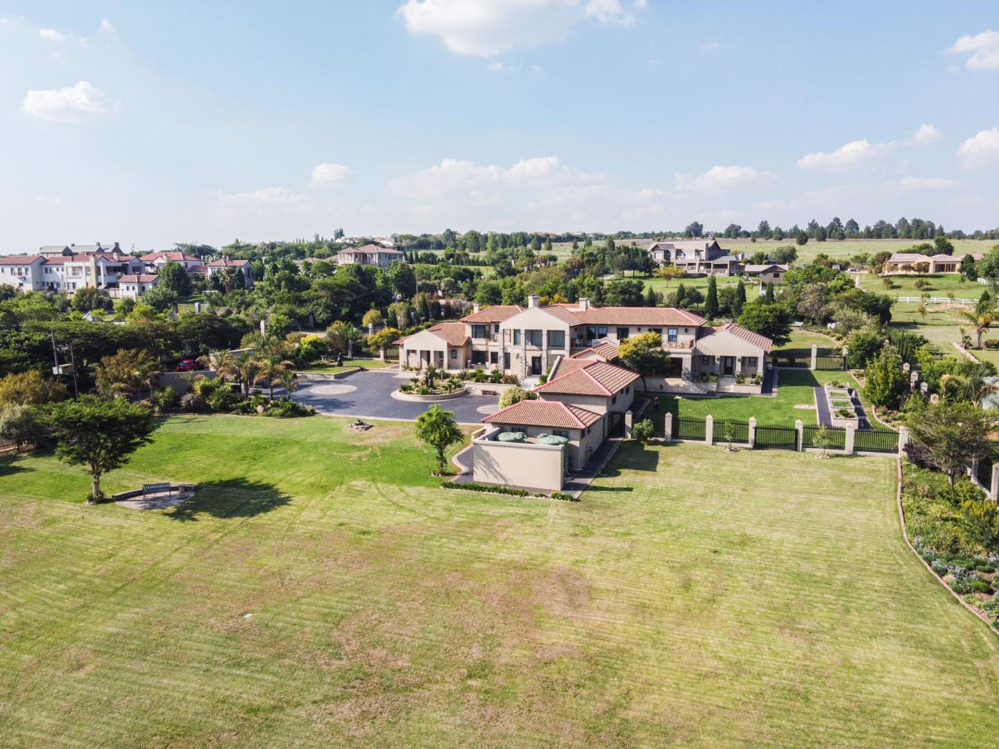 6 Bedroom Property for Sale in Saddlebrook Estate Gauteng