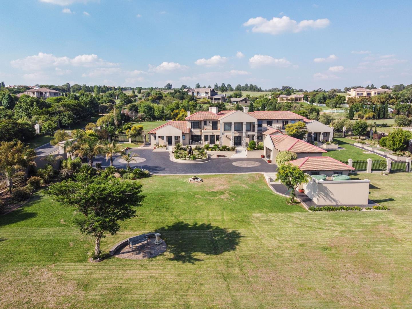 6 Bedroom Property for Sale in Saddlebrook Estate Gauteng