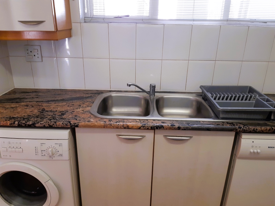 To Let 2 Bedroom Property for Rent in Sandown Gauteng